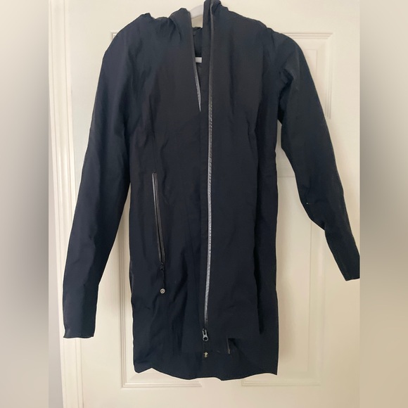 lululemon black rain jacket size 2 - Picture 1 of 9